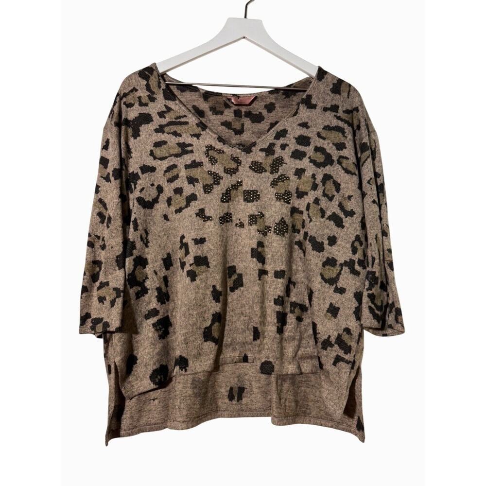 SJS Women’s Large Leopard Print V-Neck Sweater with Rhinestone Accents